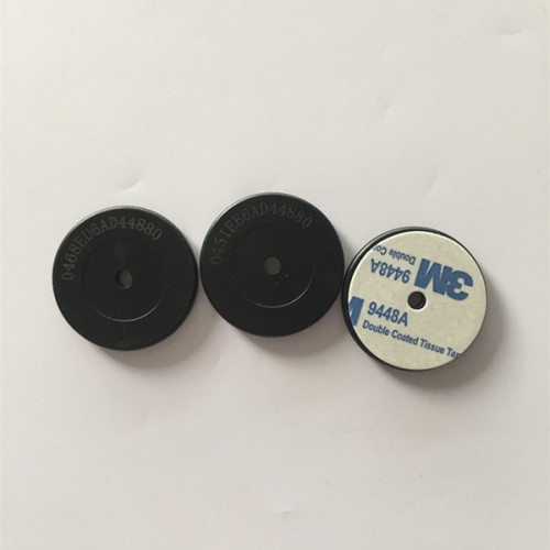 Geben Sie 2 Ntag213 Anti-Metall NFC Schraube Tag mit KleberABS NFC Disc Tag Aufkleber