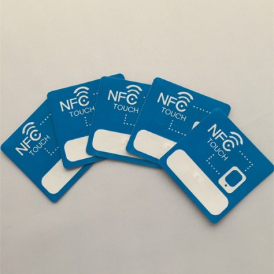 35 x 35 mm ロゴ印刷可能なタイプ 2 504 バイト Ntag215 NFC ステッカー