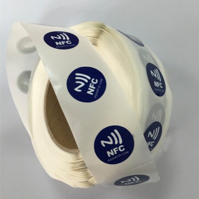 Círculo 25mm 144bytes usuario memoria Ntag213 NFC etiqueta imprimible en rollo